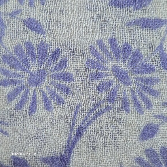 Cashmere Lightweight Scarf Floral Design - Picture 6 of 10